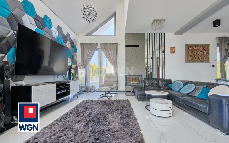 Dom na  sprzedaż Chełmce - Nowoczesny dom z halą - działka 6600m2